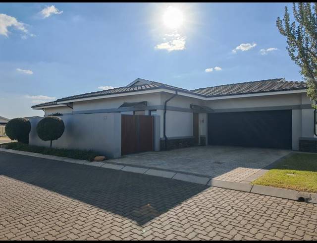 3 BEDROOM CLUSTER FOR SALE IN BRENTWOOD